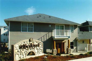 WOODCREEK APARTMENTS - 164 garden style units on 7.5 acres in Lynnwood, WA